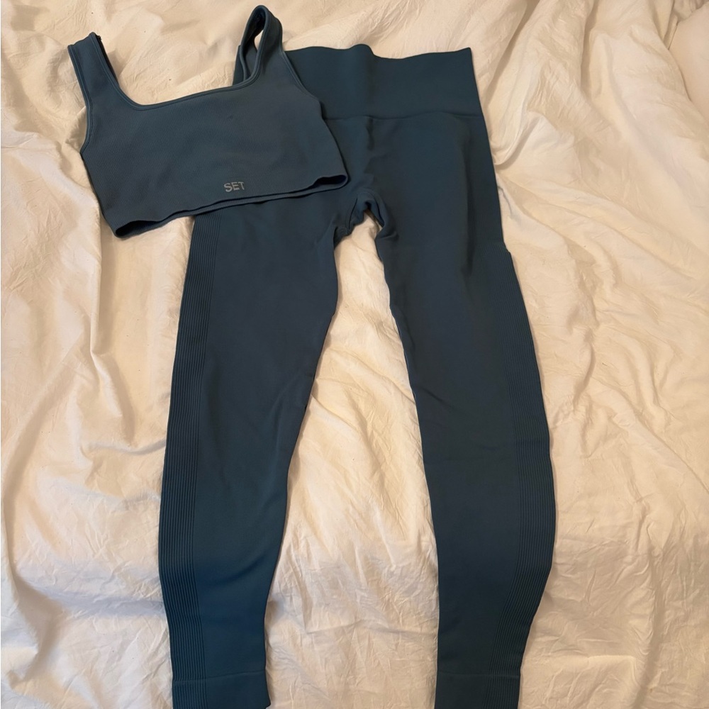 Set Active Workout Set Size Small both pieces
